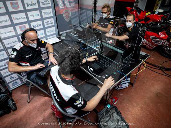 Meccanici Barni Racing Team - Mugello SBK CIV 2020